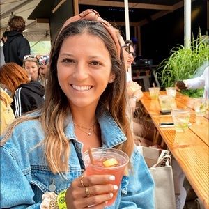 Meet your Posher, Julianna